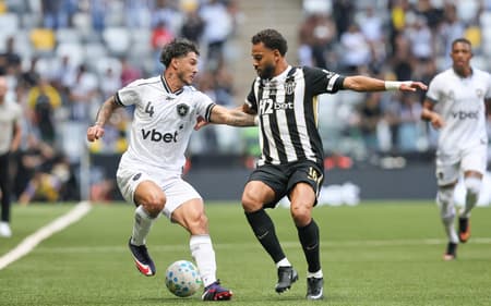 Atlético-MG e Botafogo duelam no Brasileirão (Foto: Gilson Lobo/AGIF/Folhapress)