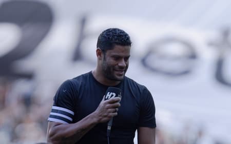 Hulk recebeu homenagens na Arena MRV (Foto: Luan Martins/Agência F8/Folhapress)
