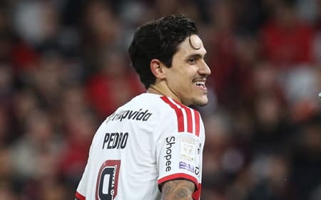 Atacante anotou seu 16° gol no Brasileirão (Foto: Geraldo Bubniak/AGB/Folhapress)