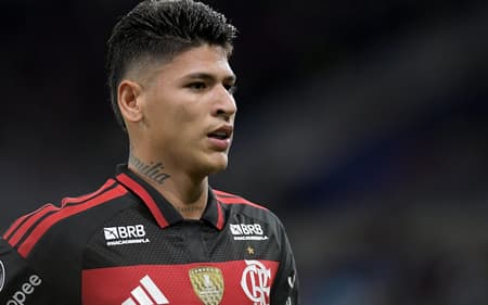 Jorge Carrascal em ação pelo Flamengo (Foto:Dhavid Normando/Código 19/Folhapress)
