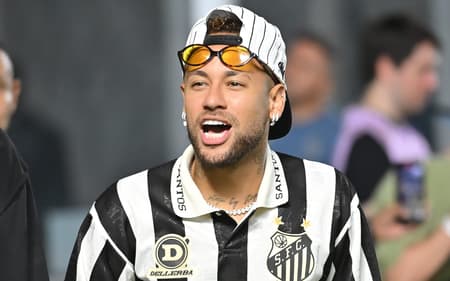 Neymar acumula 15 jogos e 6 gols com a camisa do Peixe em 2026. (Foto: Jota Erre/AGIF/Folhapress)