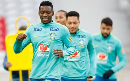 Luiz Henrique durante treino pela Seleção Brasileira.