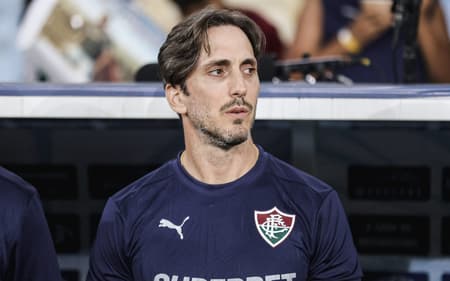 Zubeldía no comando do Fluminense (Foto: Lucas Merçon/ Fluminense FC)