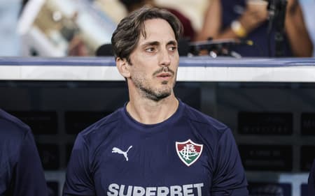 Zubeldía no comando do Fluminense (Foto: Lucas Merçon/ Fluminense FC)