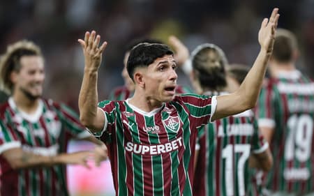 Savarino comemoram gol do Fluminense (Foto: Marcelo Gonçalves/ Fluminense FC)