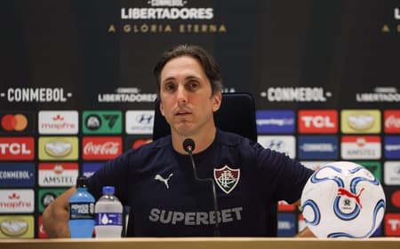 Zubeldía em coletiva após Fluminense x La Guaira (Foto: Lucas Merçon/ Fluminense FC)