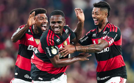 Comemoração de Evertton Araújo contra o Vitória (Foto: Adriano Fontes/Flamengo)