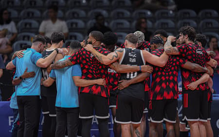 Time do Flamengo em jogo contra o Brasília nos playoffs do NBB 25/26 (Foto: Paula Reis/Flamengo)