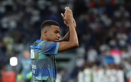Kylian Mbappé antes do jogo entre Real Madrid e Mallorca (Foto: Thomas Coex / AFP)