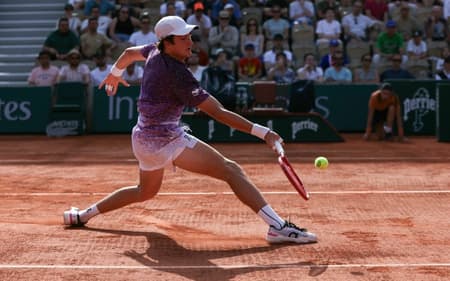 João Fonseca na estreia em Roland Garros contra o francês Luka Pavlovic