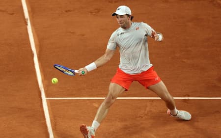 O norueguês Casper Ruud na vitória sobre o sérvio Hamad Medjedovic (Photo by ALAIN JOCARD / AFP)