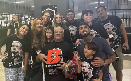 Barboza e sua família se despedem do Nilton Santos, a casa do Botafogo