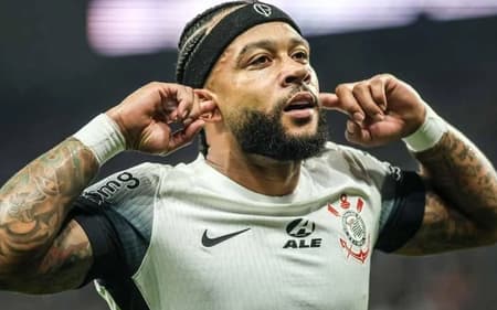 Memphis é criticado por jornalista (Foto: Reprodução/X/Brasileirão)
