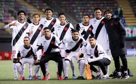 Jovens da equipe sub-20 do Vasco