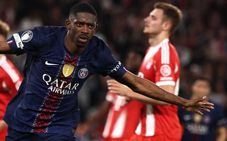 Dembélé comemora gol do PSG sobre o Bayern, na Champions League