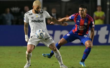 Gabigol durante Santos x San Lorenzo na Sul-Americana