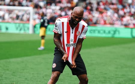 Igor Thiago comemorando gol pelo Brentford (Foto: Reprodução/X)