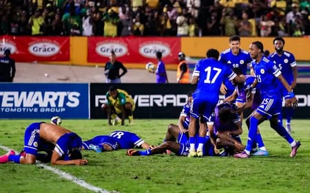 Jogadores de Curaçao celebram classificação para a Copa do Mundo de 2026