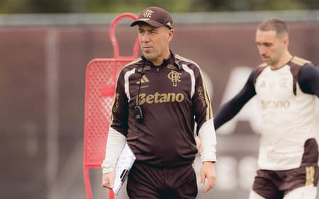 Leonardo Jardim comanda treino do Flamengo no Ninho do Urubu (Foto: Adriano Fontes / Flamengo)