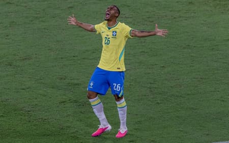 Rayan comemorando o seu gol pelo Brasil contra o Panamá no maracanã