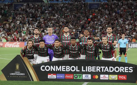 Fluminense perfilado contra o La Guaira