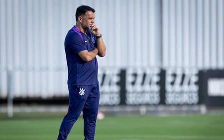 Responsável pela preparação mental, Lulinha Tavares deixou o Corinthians (Foto: Reprodução)