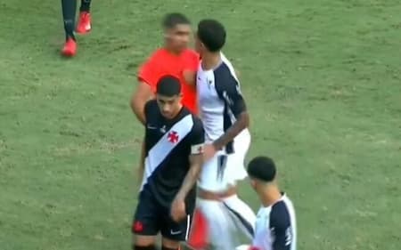 Luiz Gustavo Bahia agrediu arbitagem (Foto: Reprodução/Uol)
