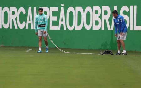 Ramón Sosa, atacante do Palmeiras, durante treinamento na Academia de Futebol
