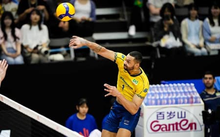 Alan, com 20 pontos, foi o maior pontuador da vitória do Brasil por 3 sets a 1 sobre a Argentina (Foto: Divulgação/Volleyball World)
