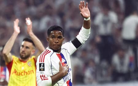 Endrick em último jogo pelo Lyon (Foto: Alex MARTIN / AFP)