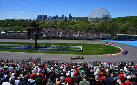 Gabriel Bortoleto liderando pelotão no GP do Canadá pela F1 2026 (Foto: Minas Panagiotakis/Getty Images/AFP)