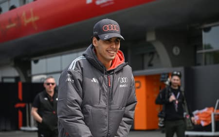 Gabriel Bortoleto no GP da China pela F1 2026 (Foto: Jade GAO / AFP)