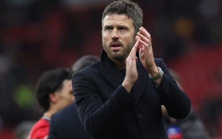 Michael Carrick é o treinador do Manchester United (Foto: Darren Staples / AFP)