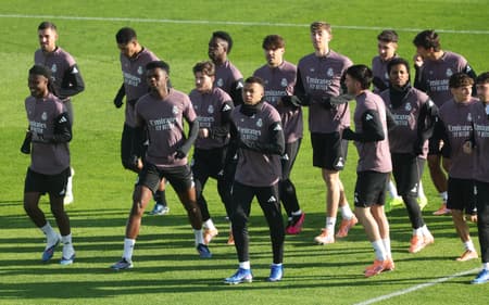 Jogadores do Real Madrid em treinamento, em Valdebebas (Foto: Pierre-Philippe Marcou/AFP)