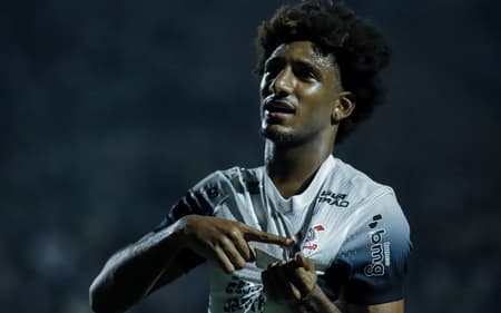 Dívida tem relação com a chegada de Talles Magno (Foto: Everton Okubo/Agência F8/Folhapress)