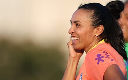 Marta durante treino da Seleção Brasileira no CT Joaquim Grava. (Lívia Villas Boas/CBF)