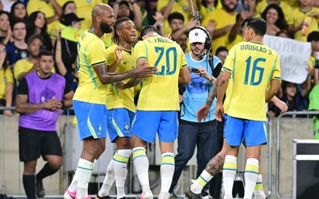 Jogadores do Brasil/Seleção Brasileira comemoram gol contra o Panamá em amistoso antes da Copa do Mundo