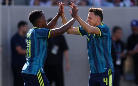 Jhon Arias marcou dois gols no amistoso preparatório para Copa do Mundo entre Colômbia e Jordânia (Foto: Mike Nowak/Getty Images/AFP)