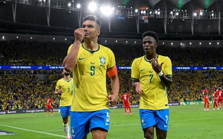 Casemiro comemorando gol no amistoso entre Brasil e Panamá (Foto: Reprodução/X)