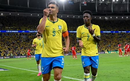 Casemiro comemorando gol no amistoso entre Brasil e Panamá (Foto: Reprodução/X)