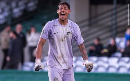 Guilherme Pires assinatura contrato (reprodução Instagram Guilherme Pires)