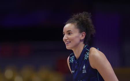 Gabi em treino da Seleção para a VNL, em Brasília (Foto: Divulgação/ CBV)