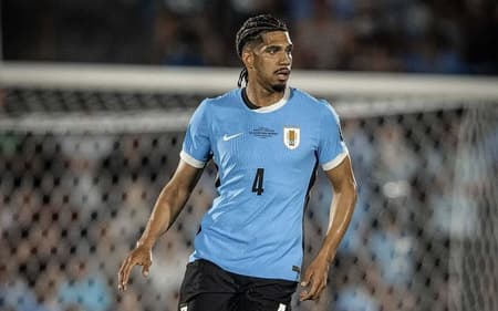 ronald araujo barcelona zagueiro uruguai