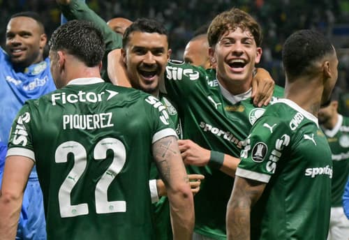 Jogadores do Palmeiras comemoram a vitória sobre a LDU que garantiu a vaga na final da Libertadores