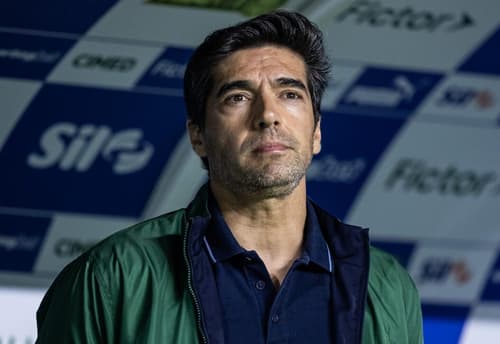 Abel Ferreira no duelo entre Palmeiras x Santos (Foto: JHONY INACIO/Agencia Enquadrar/Gazeta Press)