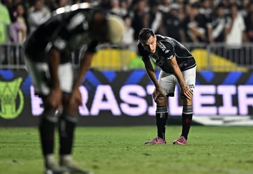 Lucas Piton sofreu lesão no joelho e preocupa o Vasco (Foto: André Fabiano/Código 19/Gazeta Press)