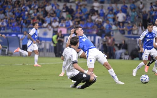 Cruzeiro e Botafogo empataram no Mineirão (Foto: Araceli Souza/MyPhoto Press/Gazeta Press)