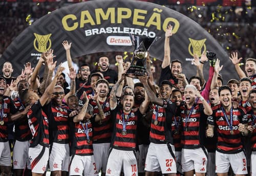 Flamengo conquistou título brasileiro após vencer o Ceará (Foto: André Mourão / Lance!)