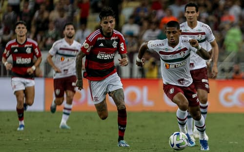 John Kennedy e Pulgar no Flamengo x Fluminense (Foto: Lucas Merçon/ Fluminense)