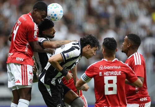 Botafogo e Internacional protagonizam duelo no Mané Garrincha pela 12ª rodada do Brasileiro